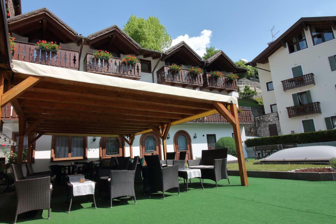 Hotel Ai Tre Ponti - Dolomiti Fiera Di Primiero Buitenkant foto