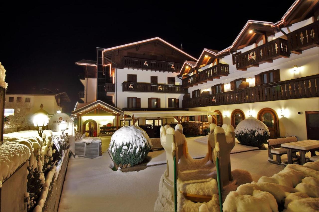 Hotel Ai Tre Ponti - Dolomiti Fiera Di Primiero Buitenkant foto